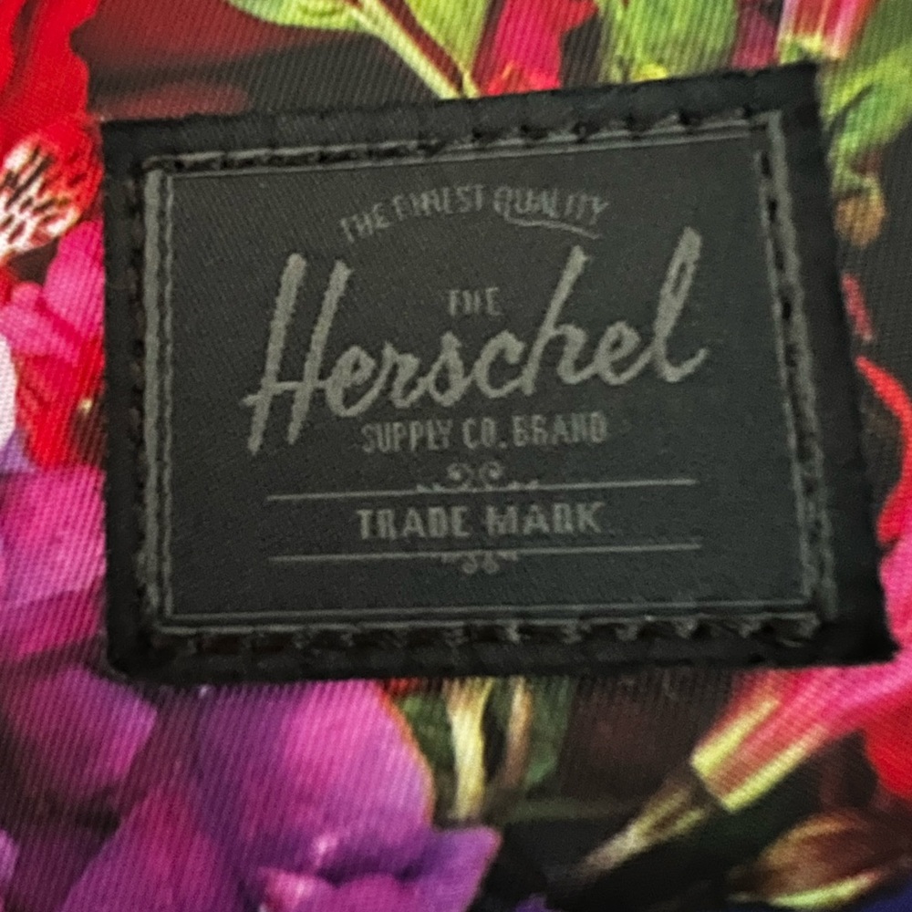 Small Hershel Backpack, Floral Pattern - image 3